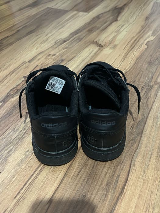 Маратонки и Ботуши на Adidas!