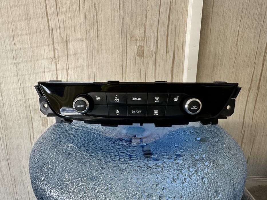 Управление климатроник за Опел Инсигния B