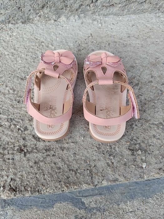 Бебешки обувки за момиче