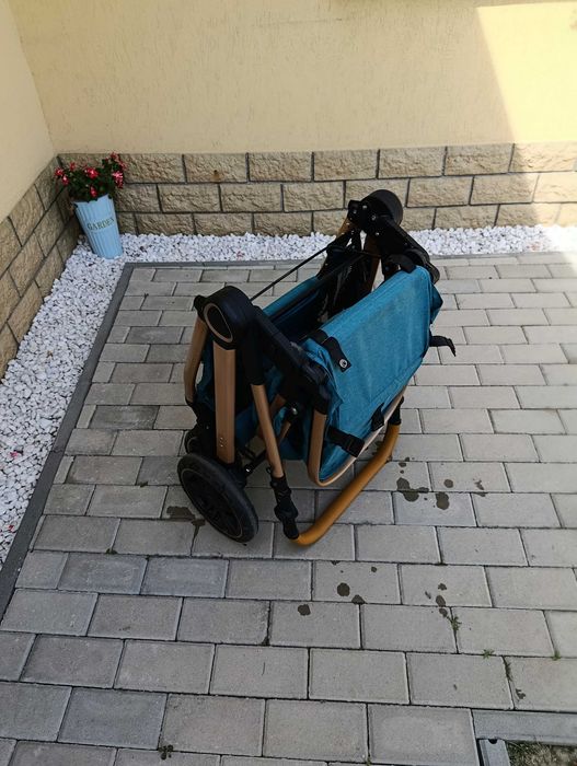 Cărucior bebe în stare foarte bună