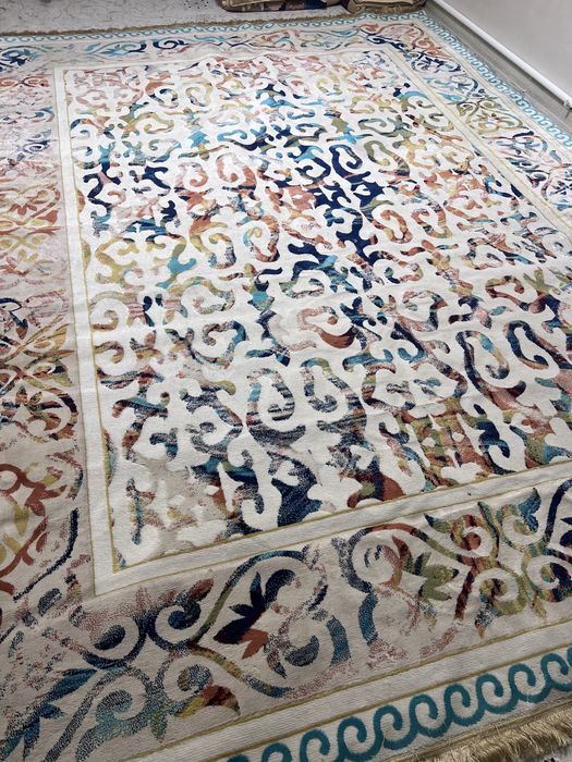 кілем үлкен залға