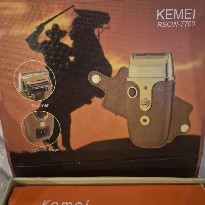 Презареждаща се ретро самобръсначка-тример - шейвър Kemei RSCW-7700 с кожен калъф.