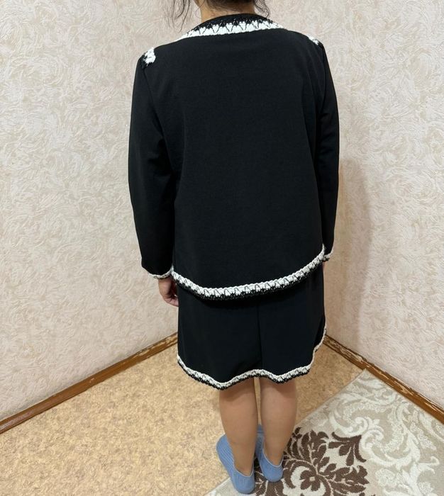 Классический костюм 42 размера