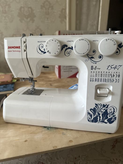 Швейная машина Janome