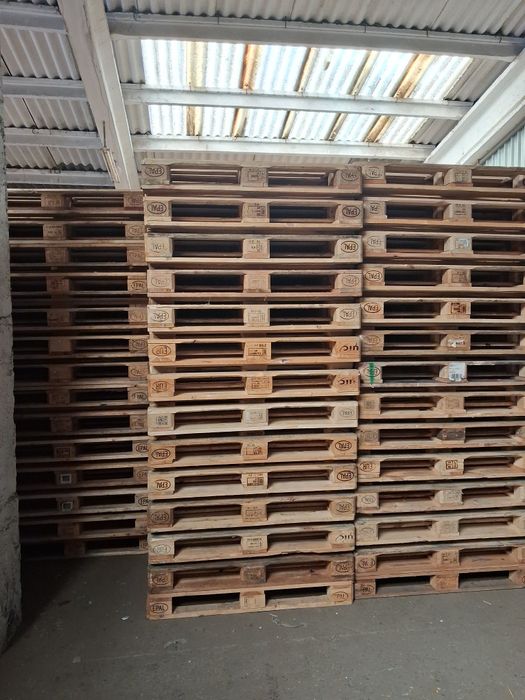 Vând paleti euro și non euro