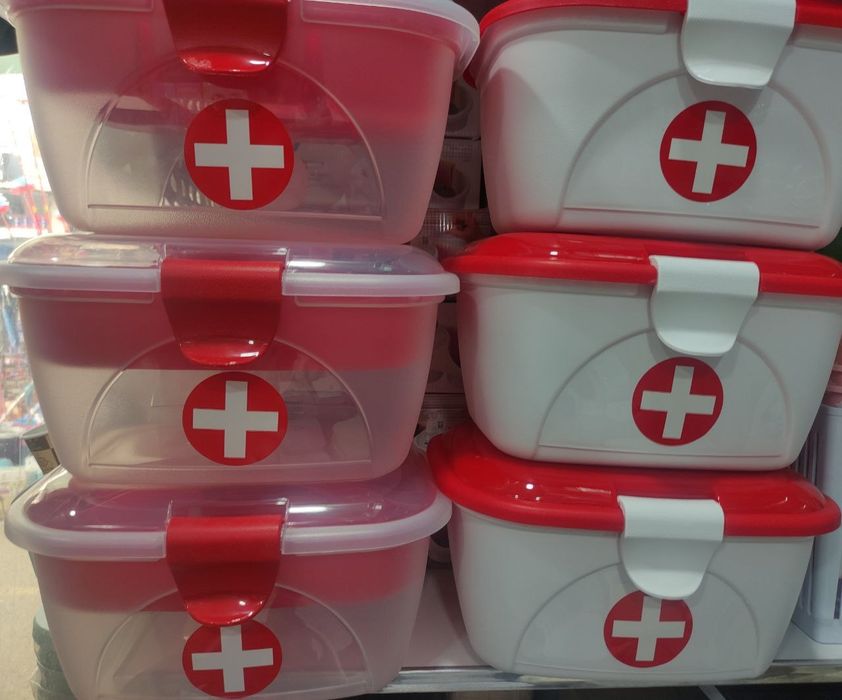 Аптечка домашняя. Производство Россия. 2 х расцветках