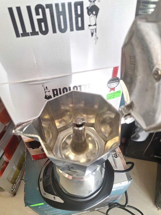 Bialetti Moka Timer 6 чаши / 270 мл – електрическа кафеварка с таймер