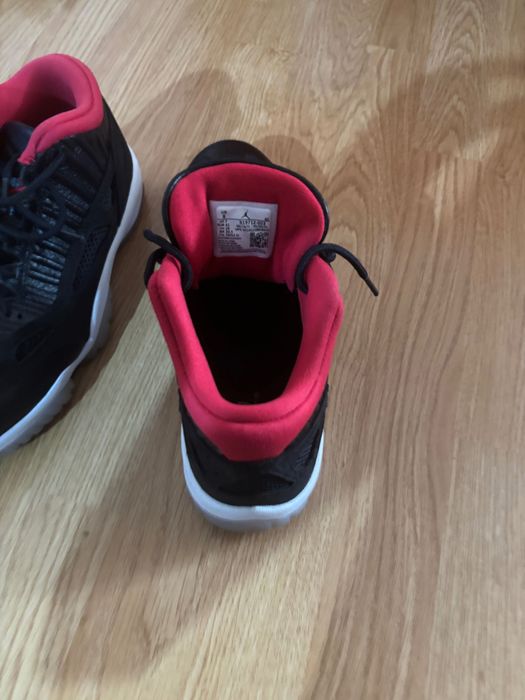 Adidasi jordan 11 low,mărimea 41 stare impecabila nu au fost folositi