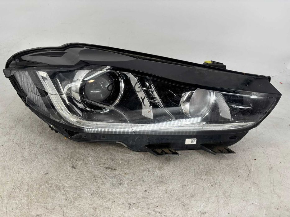 Far cu xenon stanga/dreapta Jaguar Xe an 2015