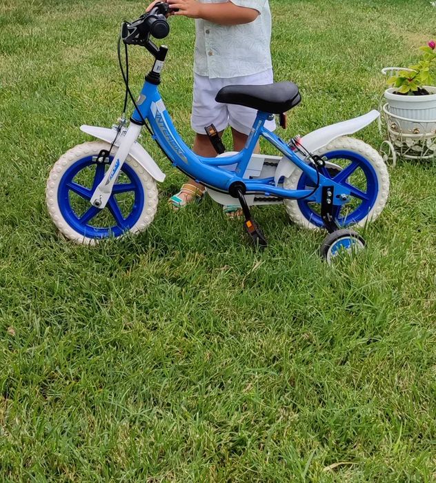 Детско колело с безкамерни гуми и помощни колела