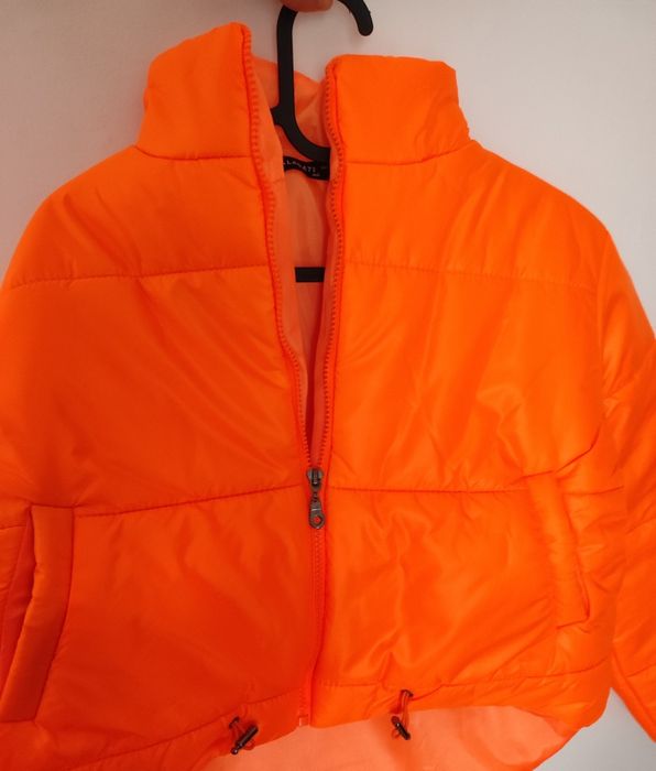 Здравейте! Яке с по-дълга задна част, НОВО, размер 36. 
Цена: 35 лева.