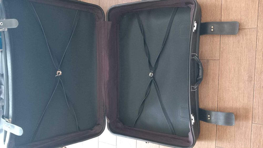 Подарявам куфар от естествена кожа