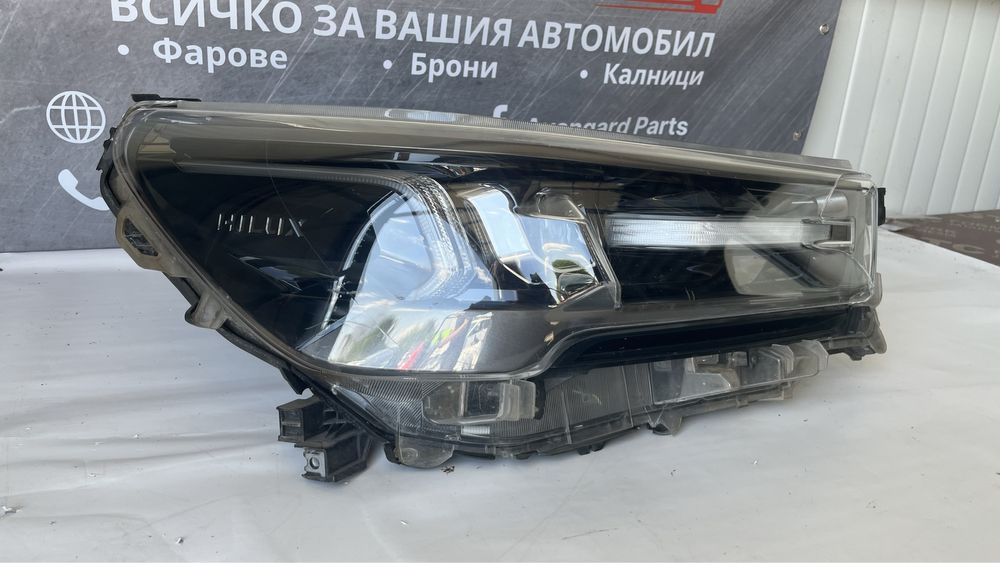Десен фар Toyota Hilux 2021-