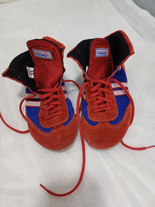 Продам борцовки 35 размер