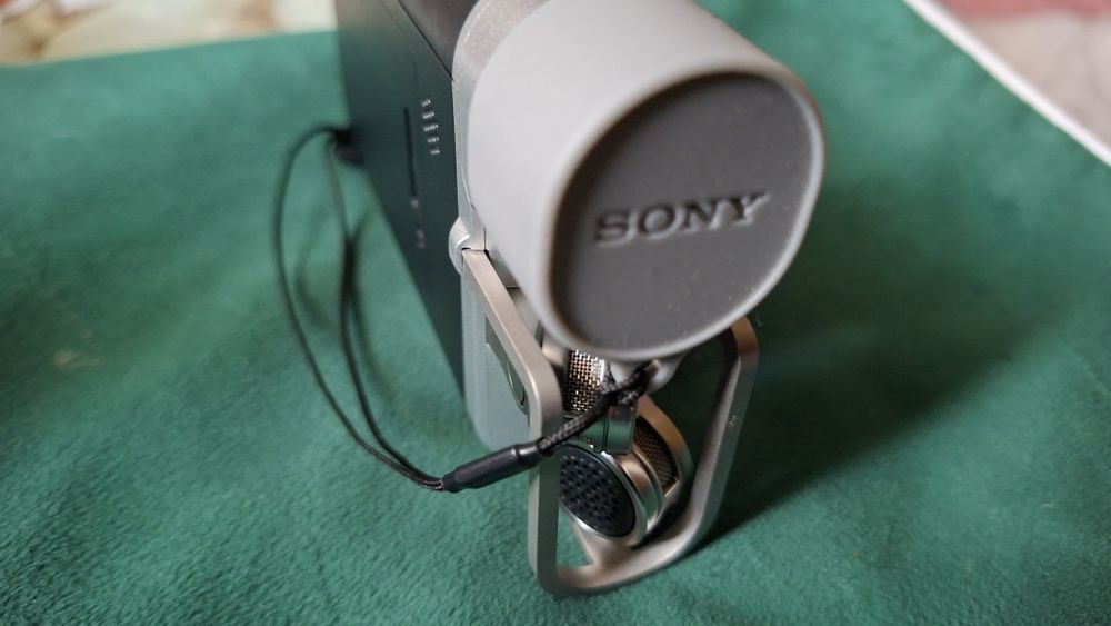 Sonny HDR-MV1 Camera pentru Audiofili si Vloggeri