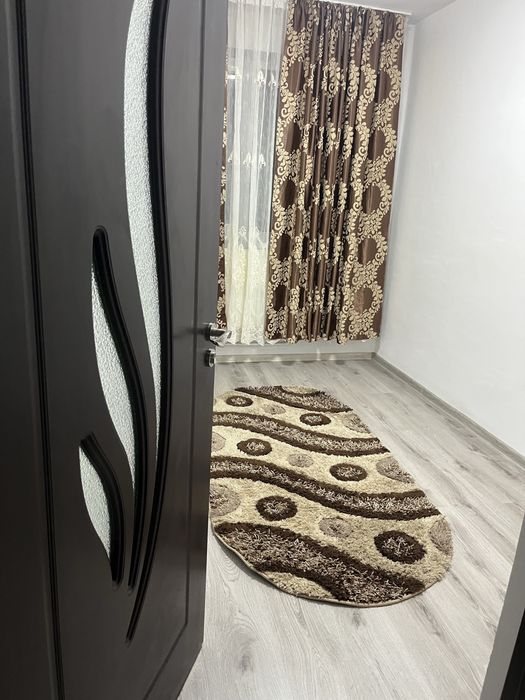 Inchiriez Apartament