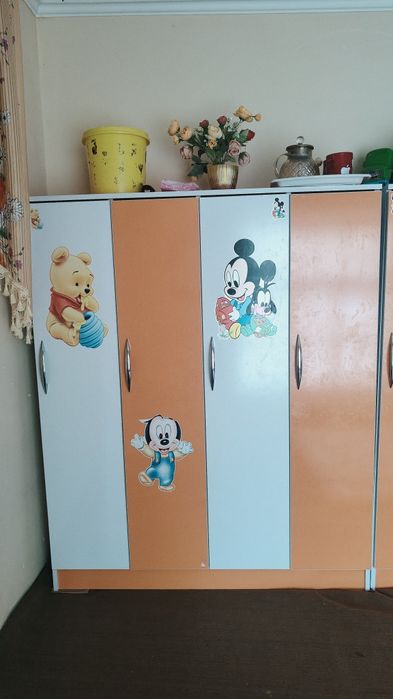 Shkaf va divanchala sotiladiii narxi 120mingdan