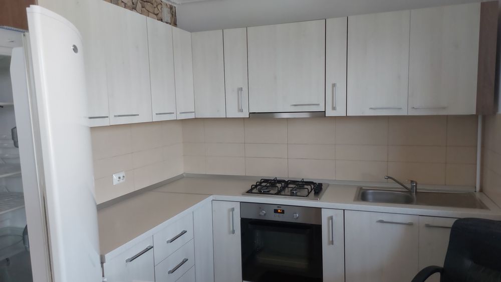 Inchiriez apartament 2 camere