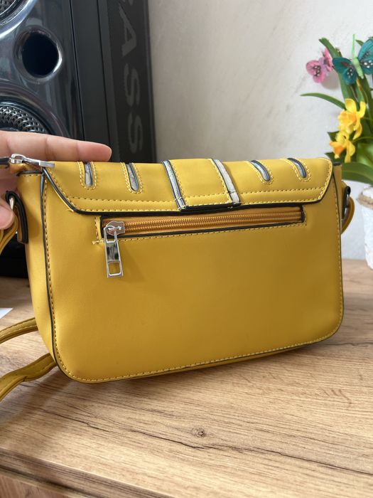 Дамска чанта, без никакви забележки