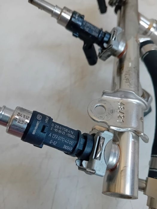 Rampa Cu Injectoare Injector Mercedes C Class Glc Cla Gla 45AMG Cod A1390704000 Motor 139580