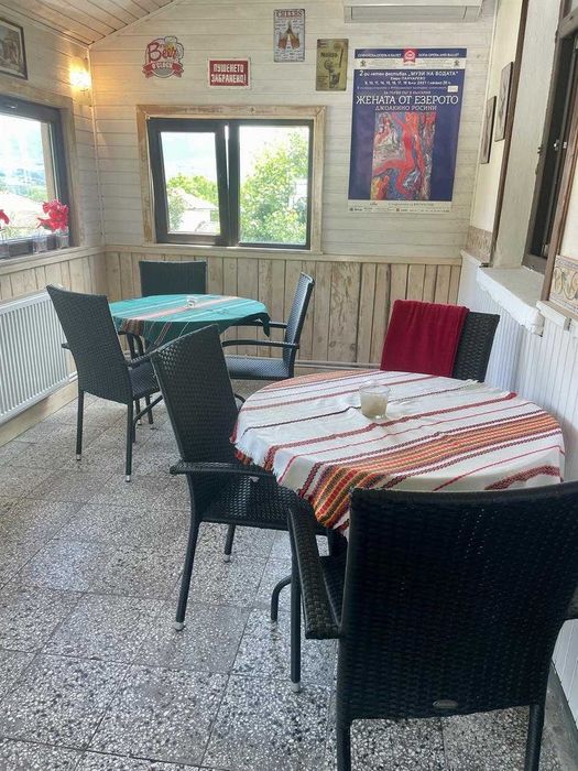 Продава се : Къща с разработен бизнес