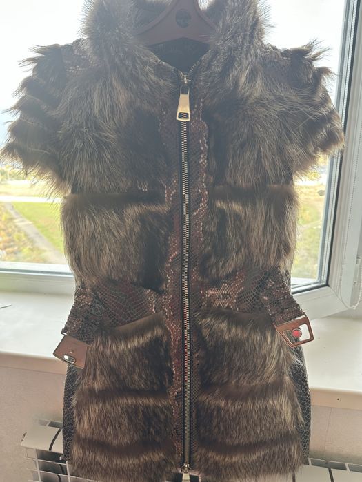 Женский жилет питон