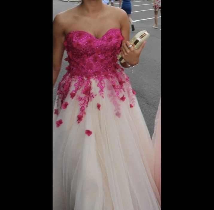 Бална рокля