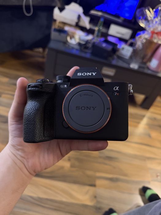 Sony Alpha 7R V Full Frame Mirorless + Sony G Master FE 24-70mm F2.8GM