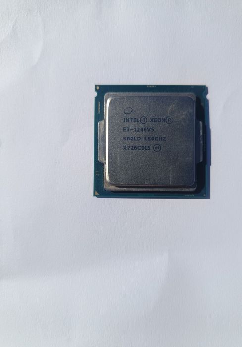 Intel Xeon E3-1240 V5 = i7-6700 - 3.5GHz / 4.1GHz Turbo - 100 LEI