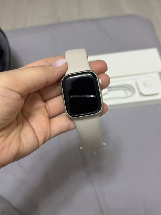 Apple Watch Series 8 41mm бежевый