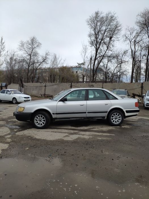 Ауди 100 Audi 100