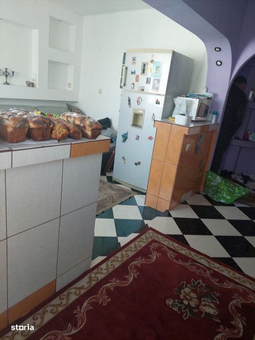 Apartament 3 camere decomandat, zona Vidin.