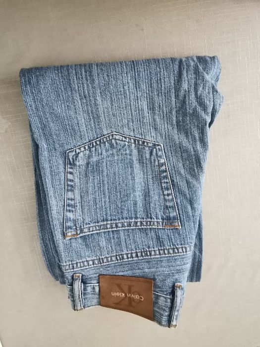 Продавам нови мъжки дънки размер 31,цена 12 лв