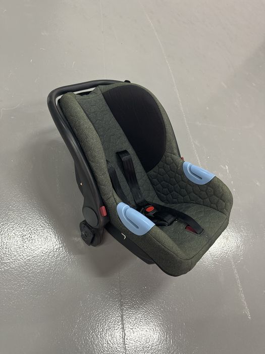 Продам автокресло