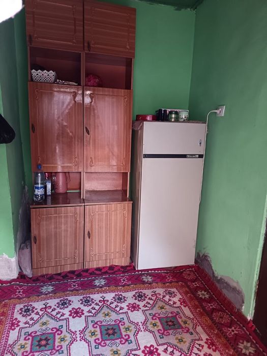 Chorsu-Hastimom yaqinida hovli 231m², fasadli moshina kiradi
