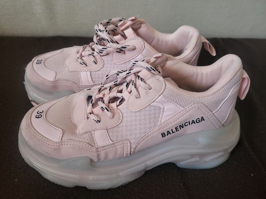 Balenciaga ca noi