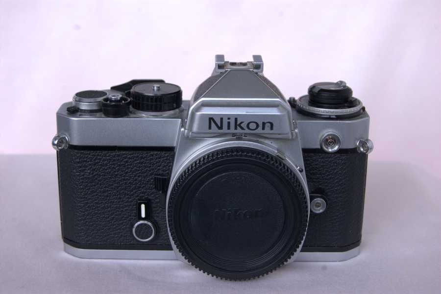 Nikon FE, (doar body-ul) , aparat foto film clasic srl emblematic