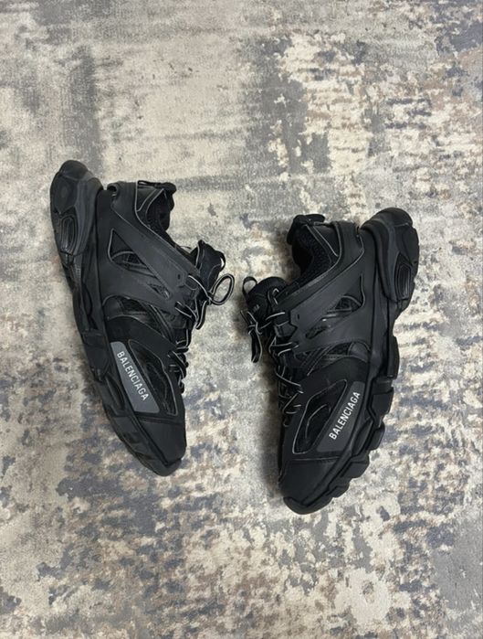 Balenciaga track