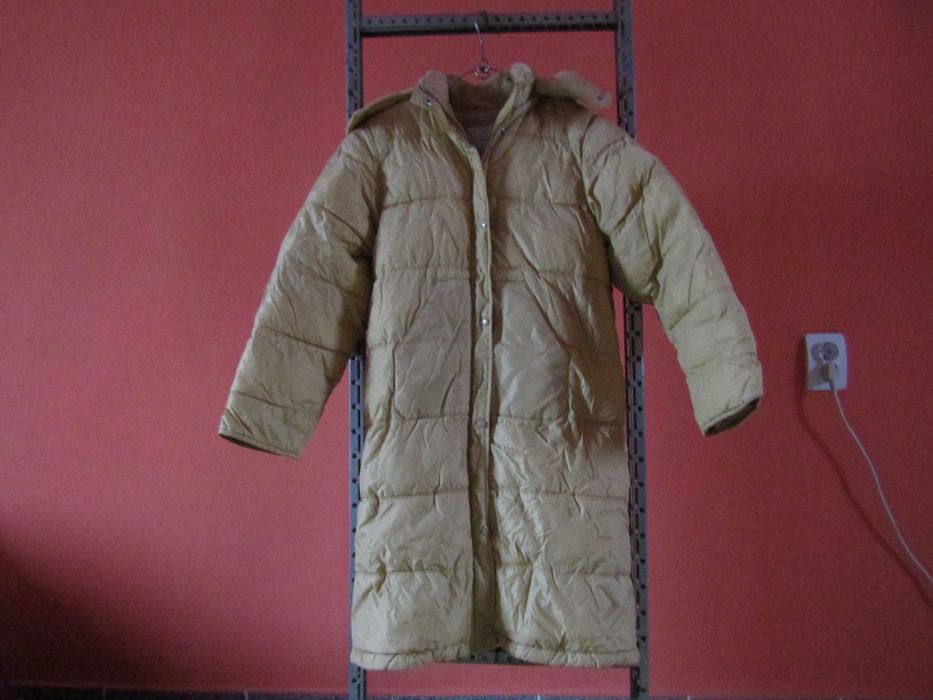 Vand jacheta ZARA cu gluga