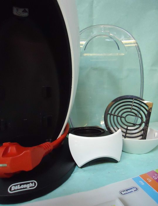 Кафемашина с гаранция 1 година NESCAFÉ® Dolce Gusto Delonghi Jovia.W