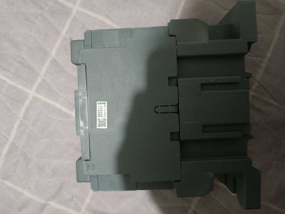 Контактр Пускатель LC1N40M5N + доп детали