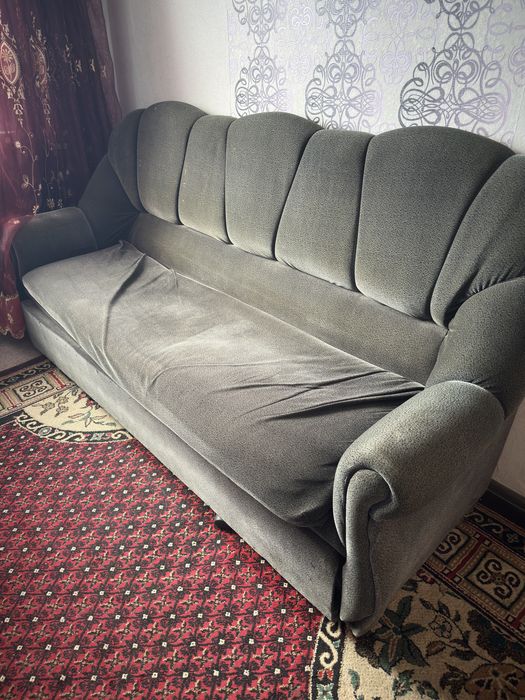 Диван бесплатно , срочно самовывоз