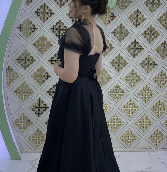 выпускные, вечерние платья