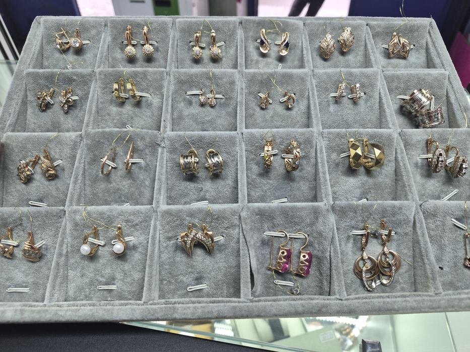 Золото серьги цепи браслеты  продам