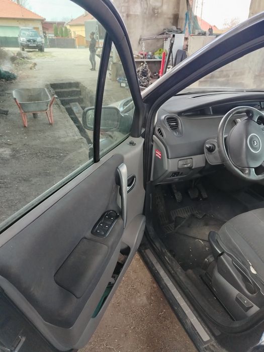 Renou scenic 2 .15 euro 5