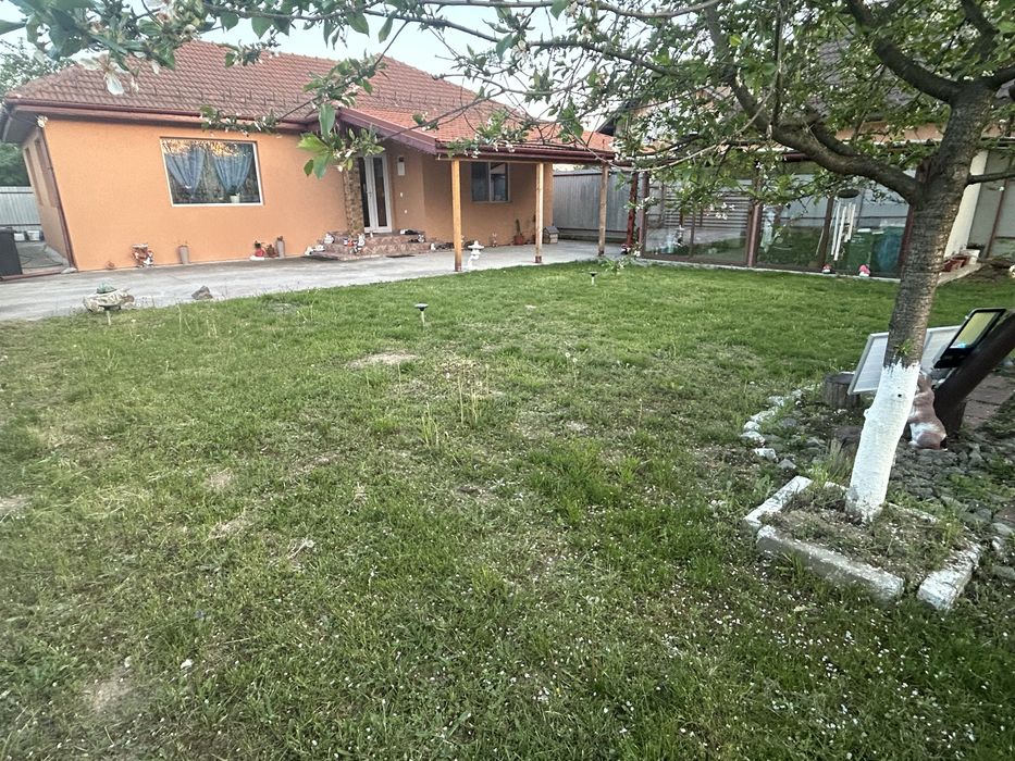 Casa de vanzare Iezureni