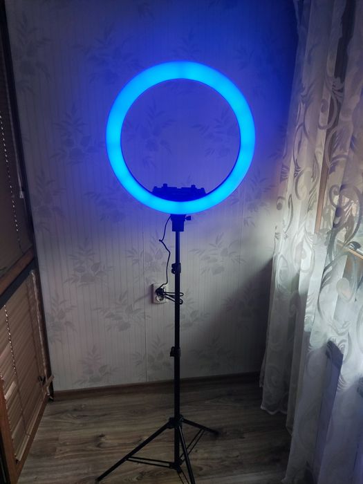Селфи ледд ринг лампа с трипод , 210см, RGB, Диаметър 45см./18 инча,