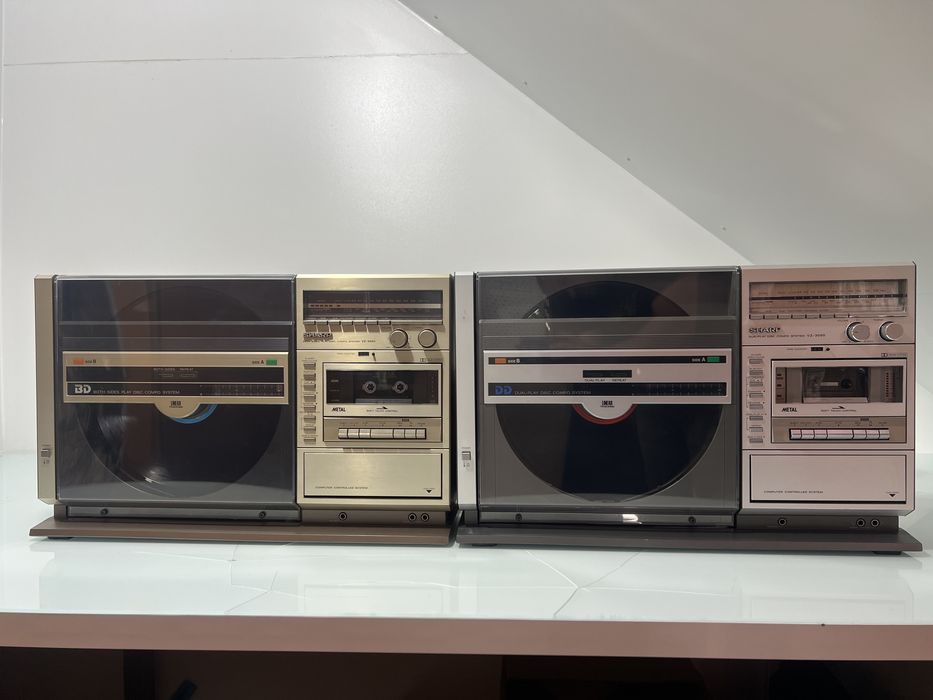 Sharp VZ-3000 – Sistemul audio cu pickup vertical, deck și radio, care redă automat ambele fețe ale vinilului