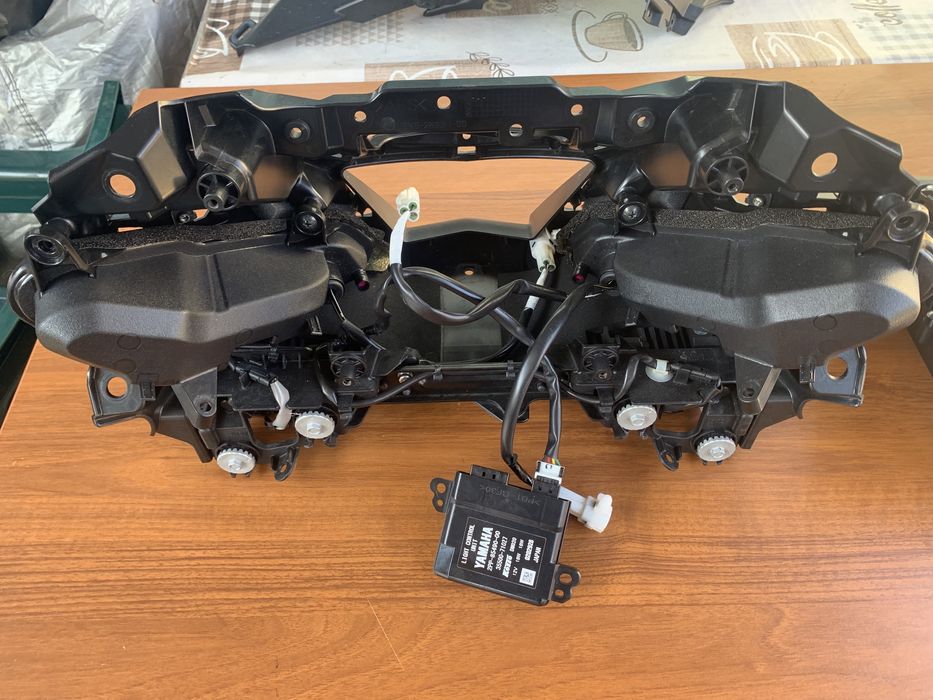 Dezmembrez yamaha r6 rj27