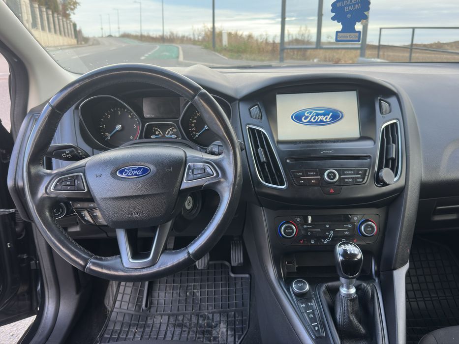FORD Focus 2015 — imagine 5